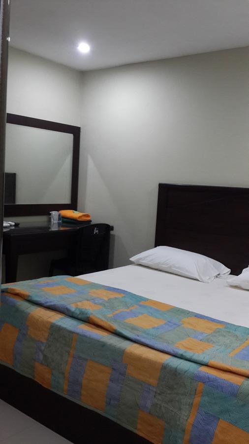 Batam Leon Inn Jodoh Square מראה חיצוני תמונה