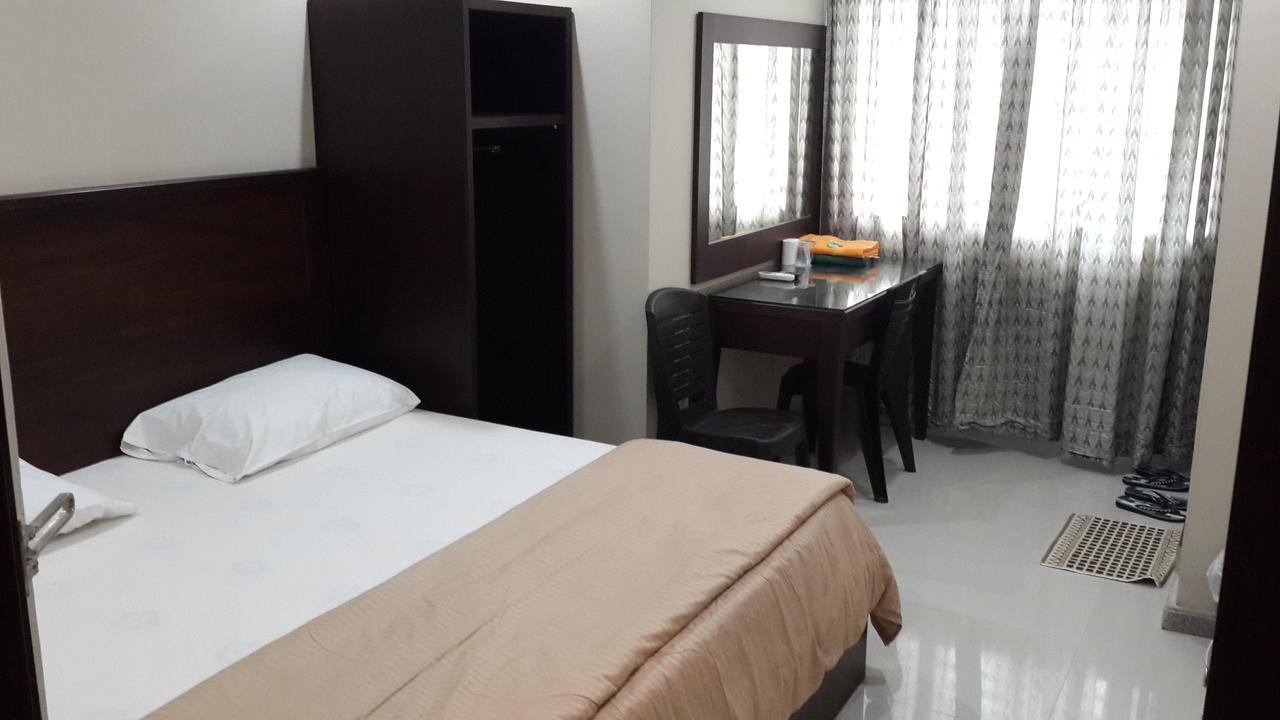 Batam Leon Inn Jodoh Square מראה חיצוני תמונה